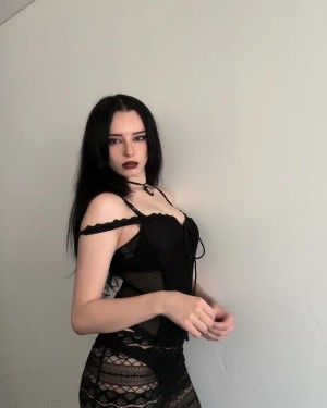 Raven Numan Photo #20