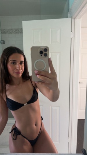 Pardiss Carello Photo #22