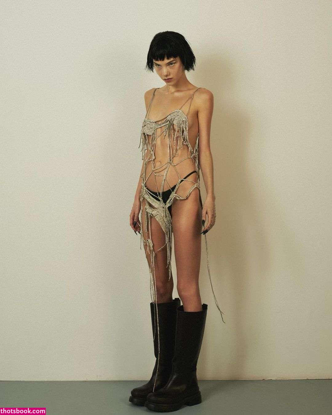 Phoebe Combes Photo #21