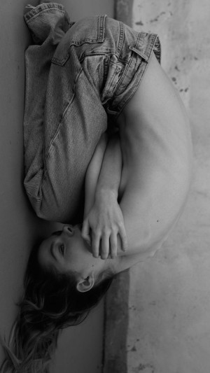 Phoebe Combes Photo #26