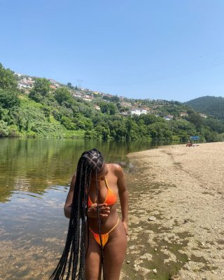 leona74