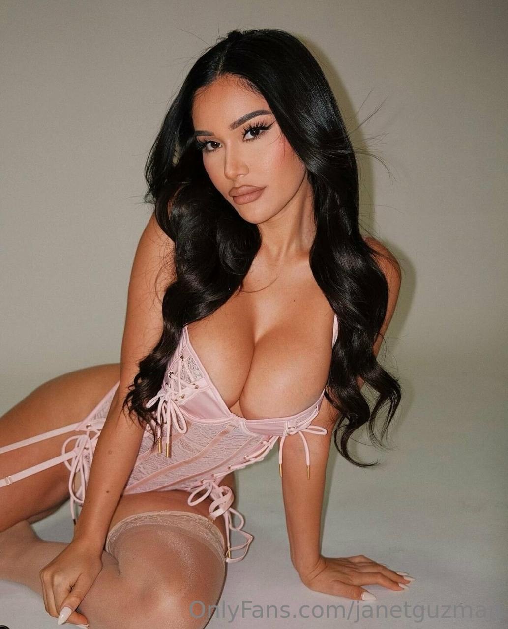 Janet Guzman Photo #114