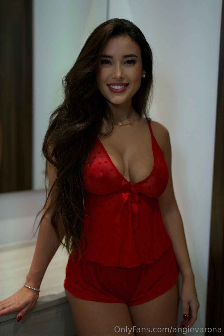 Angie Varona Photo #528