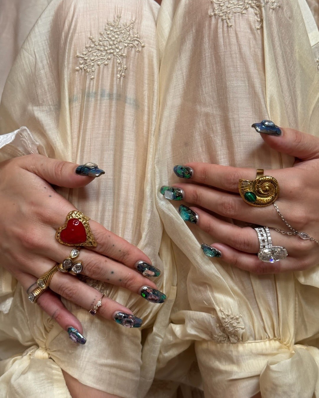 Bella Thorne Photo #431