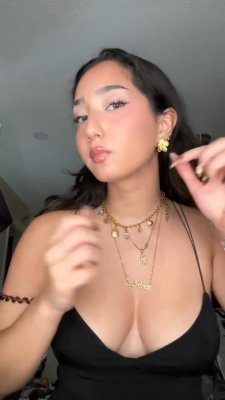 Sabrina Pezeshkian