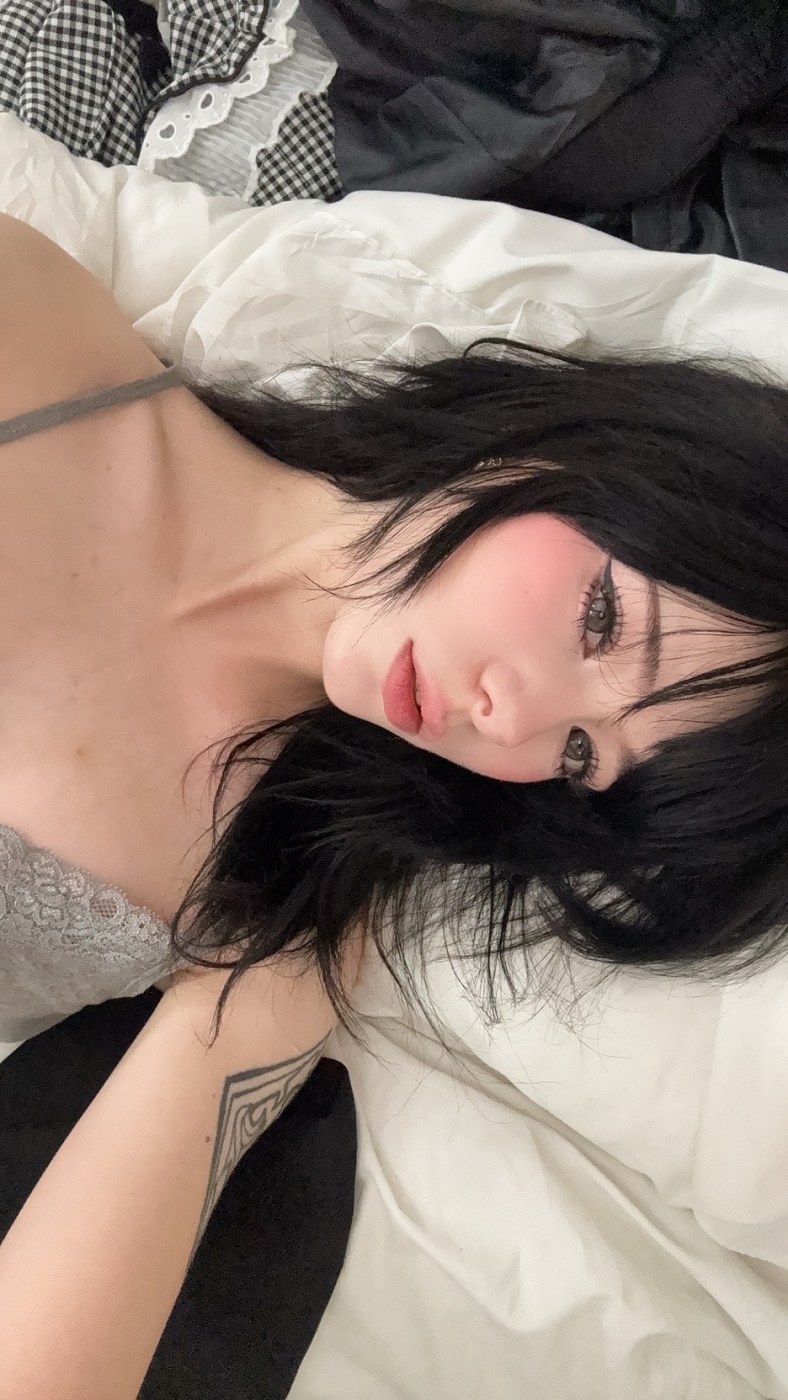 ashisbees Photo #37