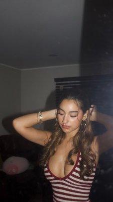 Ashlee Almonte Photo #15
