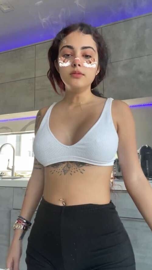 Malu Trevejo Dancing  II