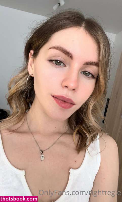 Right Regie Nude OnlyFans Photos #3 465461