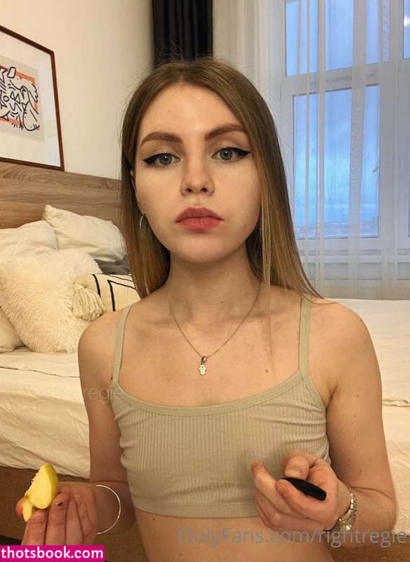 Right Regie Nude OnlyFans Photos #6 465478