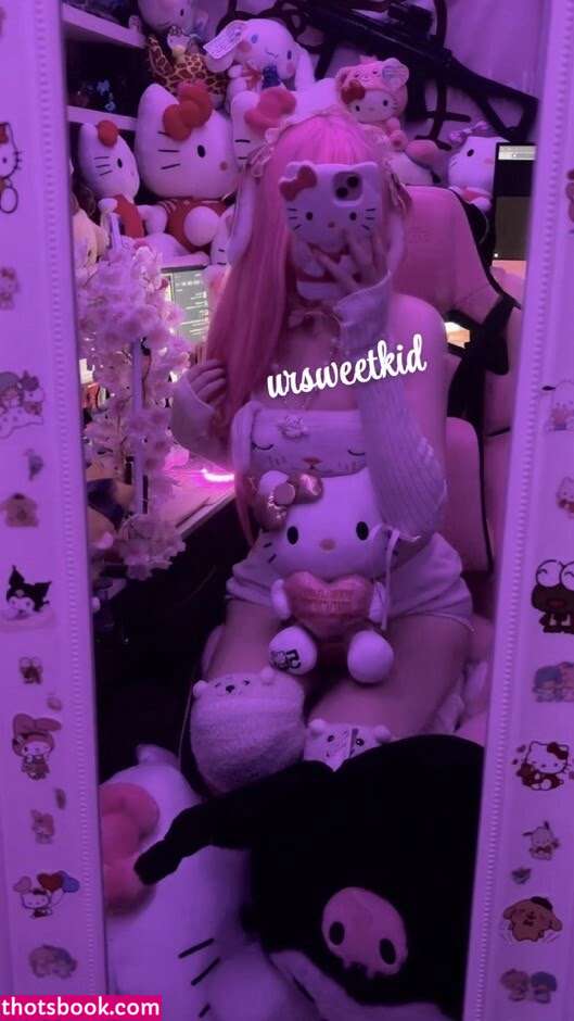 urdressupdoll sillylttlebrat ursweetkid Nude Leaks OnlyFans Photos #5 1856669