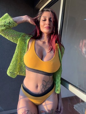 Lucy Raven bigmilkerslucy lucyyraaven Nude Leaks OnlyFans Photos #2