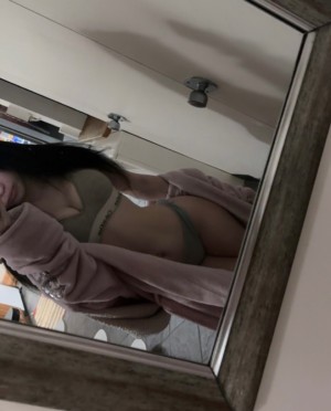 Emmy Moore sxemmy Nude Leaks OnlyFans Photos #1