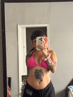 cowgirllaura Nude Leaks OnlyFans Photos #2