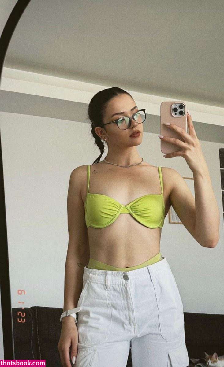 Feride Ozdinc Nude Leaks OnlyFans Photos #1 1444490