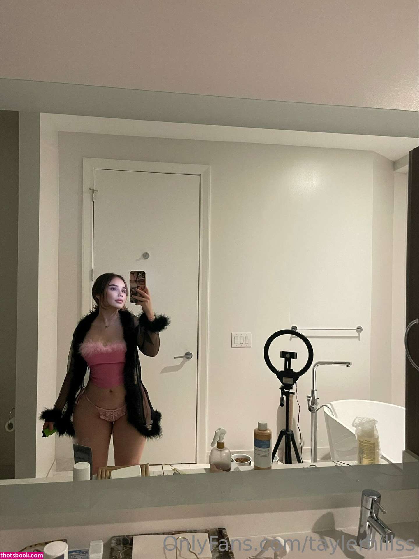 Tayler Hills Nude OnlyFans Photos #19 490528