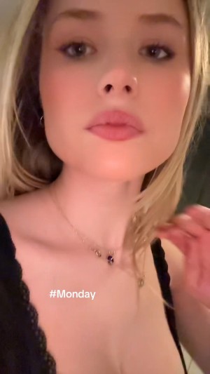 elliebaeeeeee crazyblondeb Nude Leaks OnlyFans Video #1
