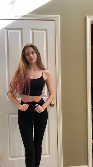 Emma Beardsley Bradpittsgf Nude Leaks OnlyFans Photos #2