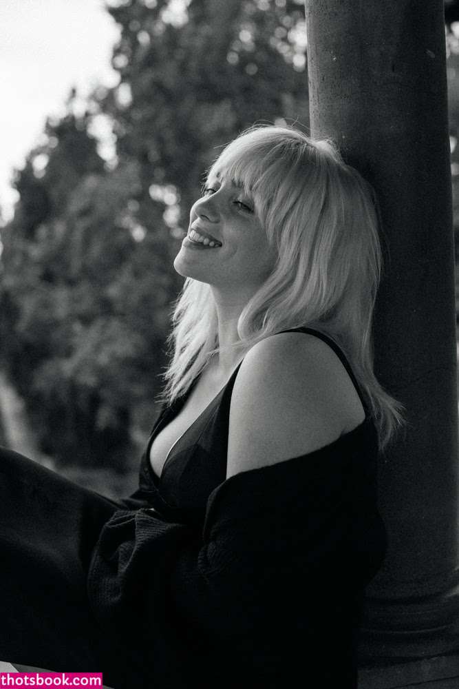 Billie Eilish Nude Photos #19 412351