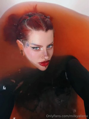 milkyalien Nude Leaks OnlyFans Photos #4