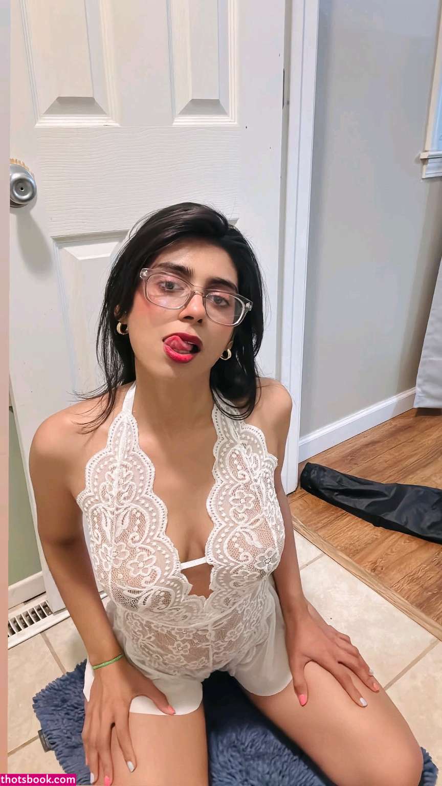iamaqsapervaiz Nude Leaks OnlyFans Photos #1 1809261