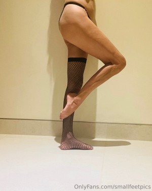 smallfeetpics Nude Leaks OnlyFans Photos #5