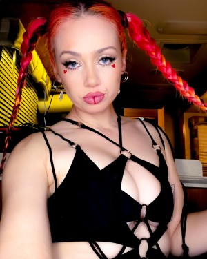Skye Sweetnam nude Leaks OnlyFans Photos #2