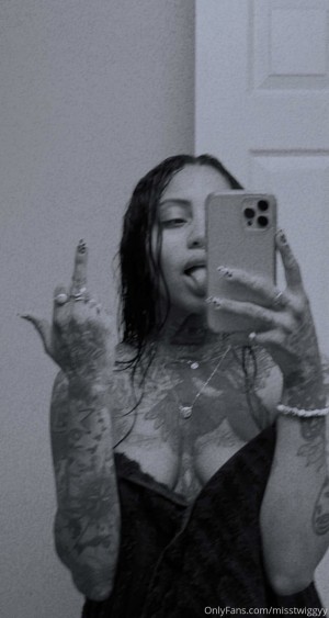 misstwiggyy Nude Leaks OnlyFans Photos #2
