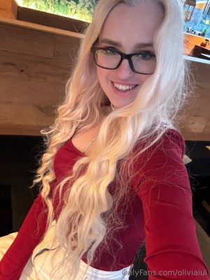 oliviaiui Nude Leaks OnlyFans Photos #2