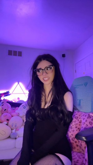 Avivasofia Oxythoughtin misopacketbae Nude Leaks OnlyFans Video #1
